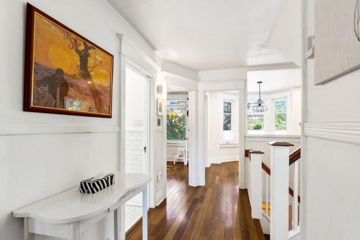 Stylish & Spacious 3br In Downtown *