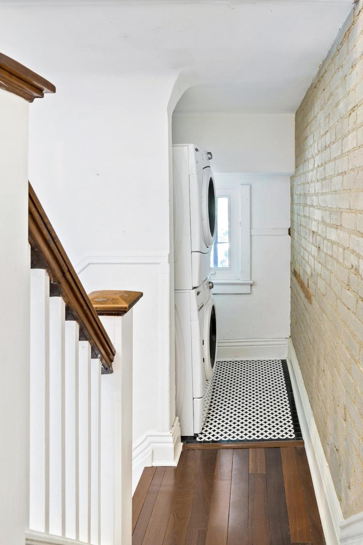 Stylish & Spacious 3br In Downtown * Toronto