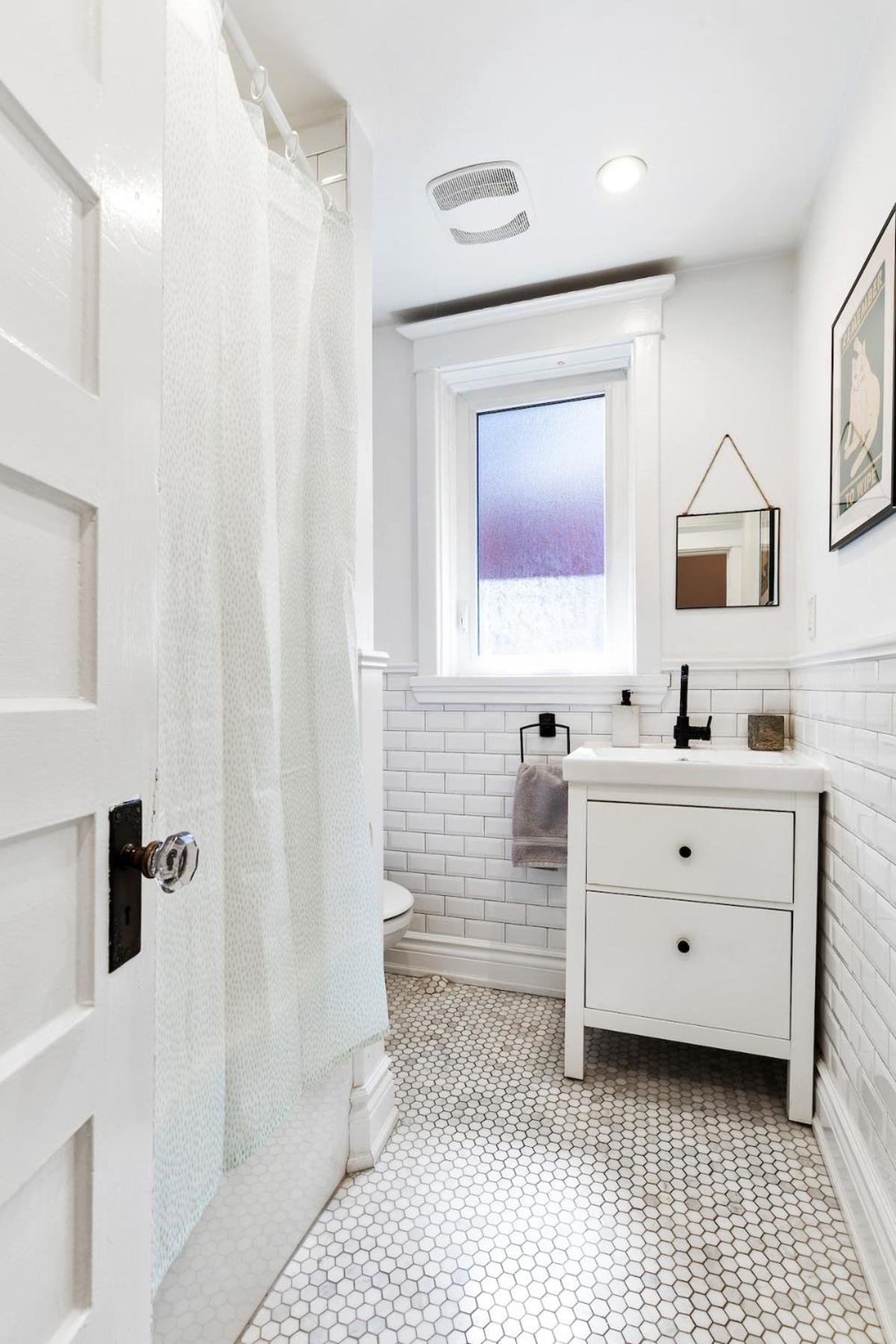 Stylish & Spacious 3br In Downtown Toronto